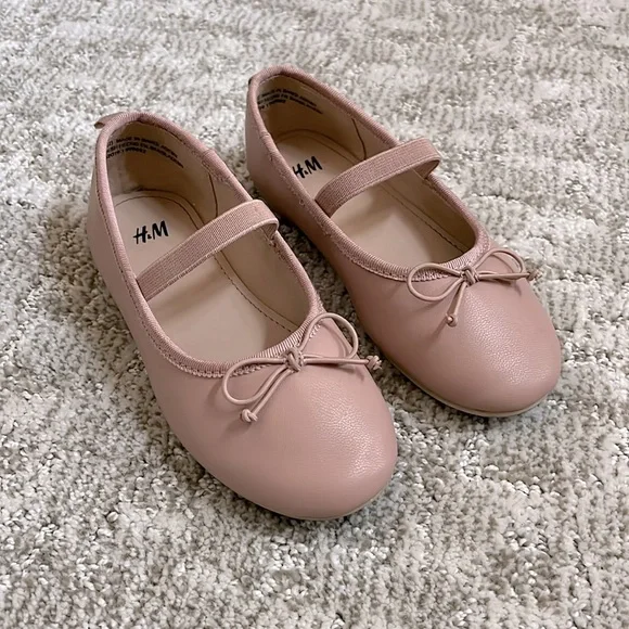 H&M x Georgia Beaumont Girls’ White Embroidered Cotton Dress/Beige Ballet Flats - Picture 11 of 14